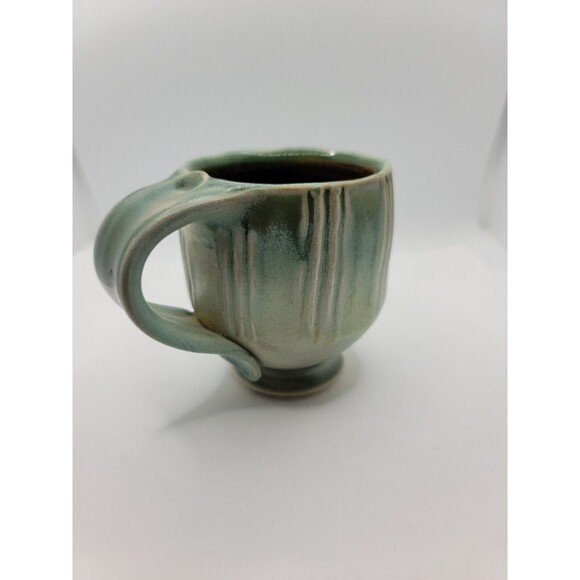 Artist Grigsby  Of Ohio Known For Hand Thrown Pieces Coffee/Tea Mug Thumb Rest - Picture 6 of 10